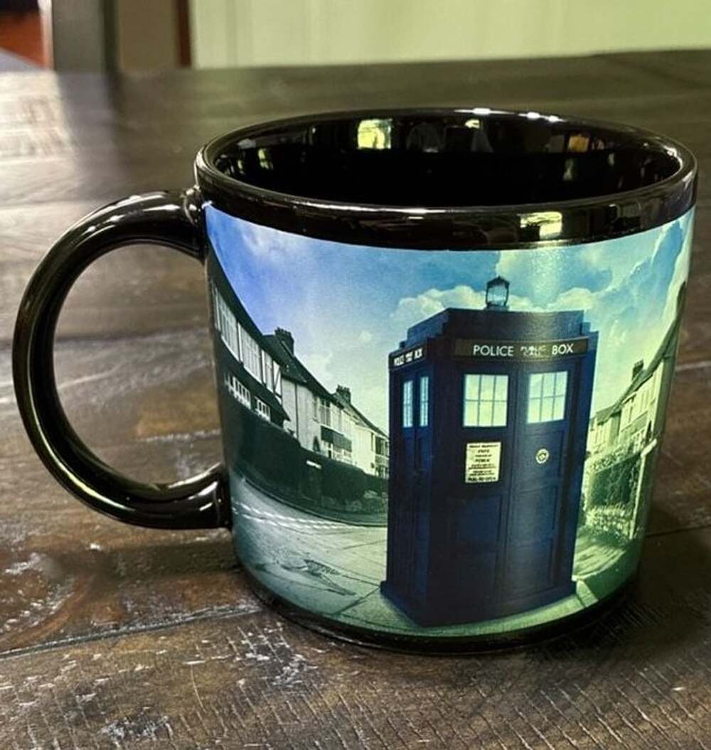 The Unemployed Philosophers Guild Doctor Who Disappearing Tardis Mug
